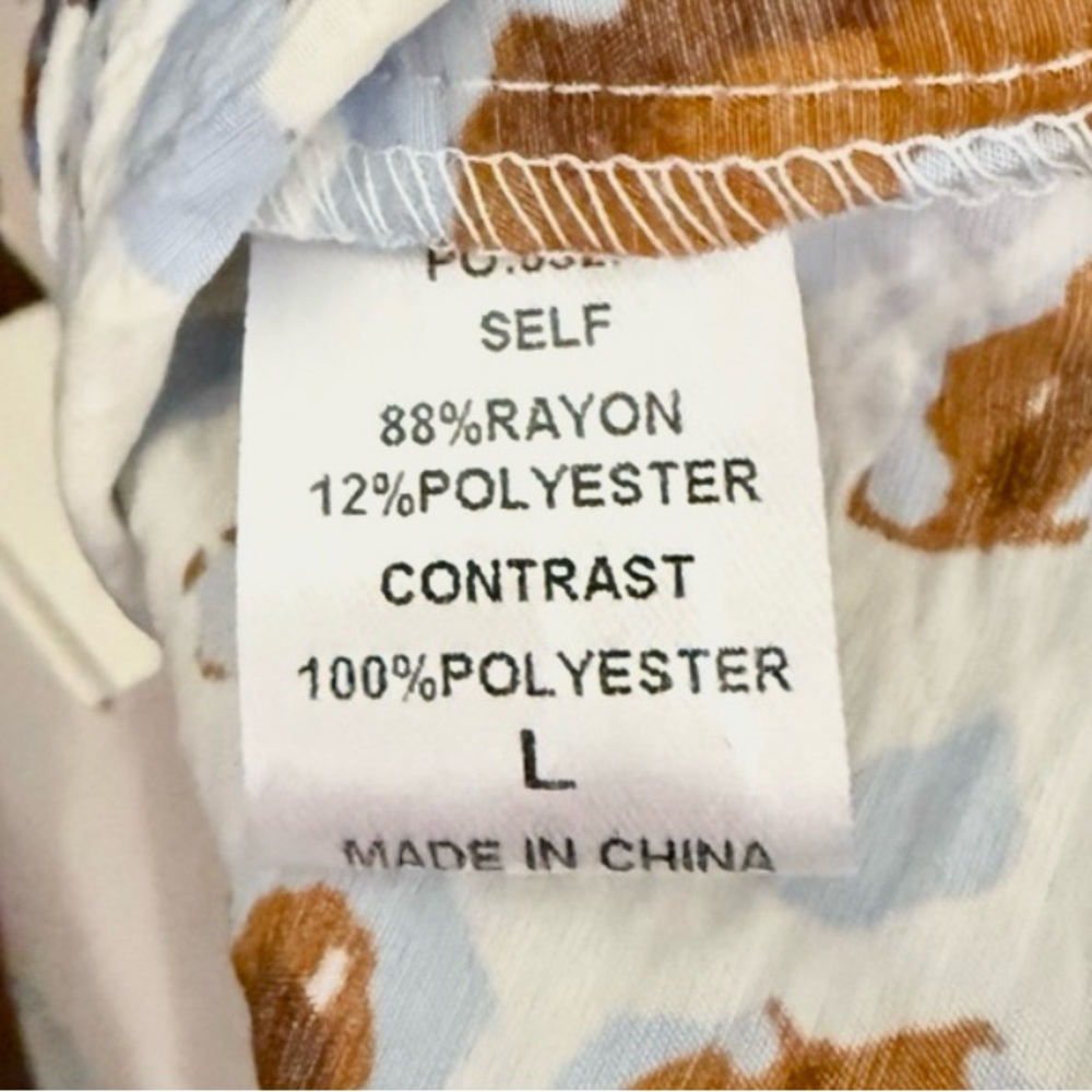 Chic Animal Print Women's Blouse - Picture 3 of 3